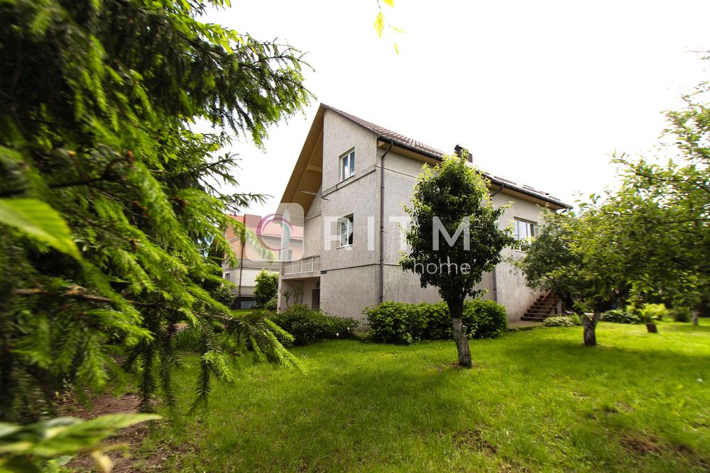 Ексклюзивний будинок садибного типу з розкішною територією с.Тарасове