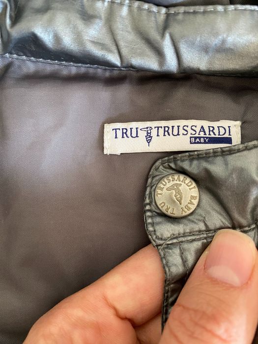 Продам зимнюю пуховую куртку марки Trussardi baby 74 9 мес
