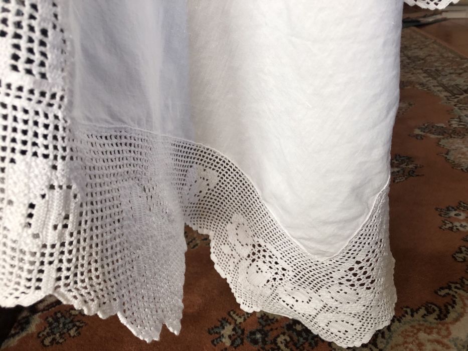 Toalha em linho e renda a preço de saldo! Oportunidade única!