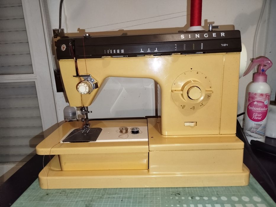 Máquina de costura