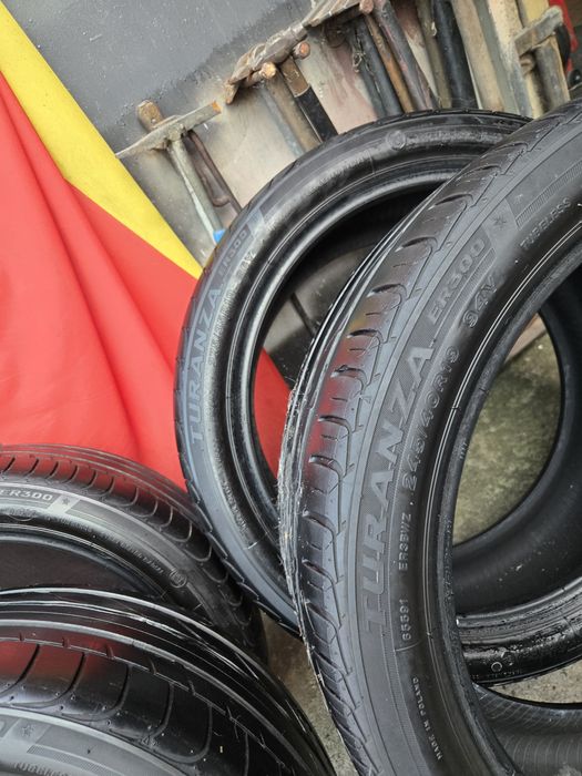 Bridgestone комплект разноширокие 275/35/19 и 245/40/19