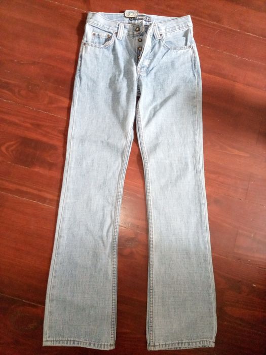 Продаются женские джинсы
