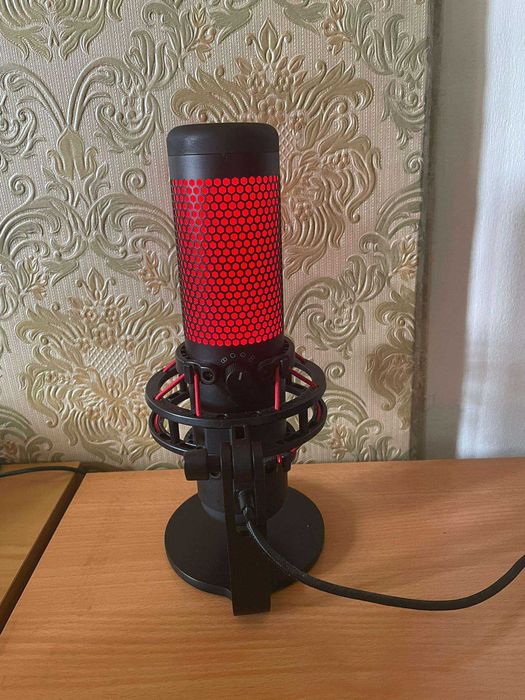 Microfone Gaming HYPERX Quadcast