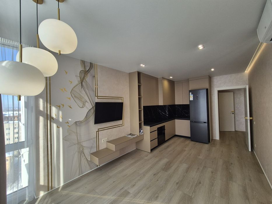 Продам квартиру з дизайнерських ремонтом