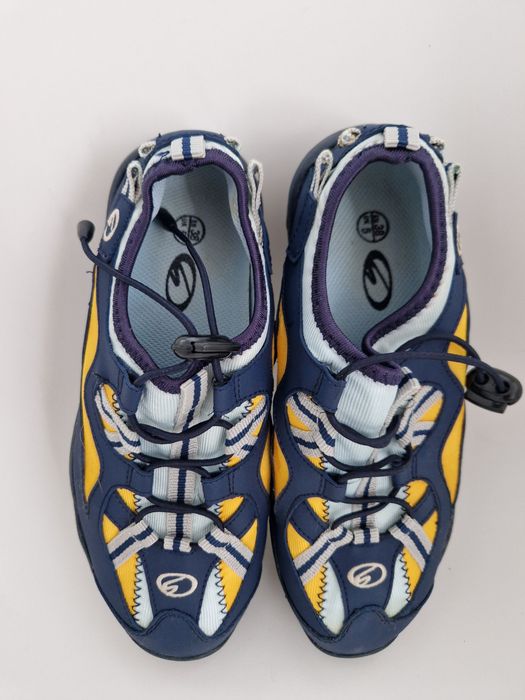 Sapatos ténis de água