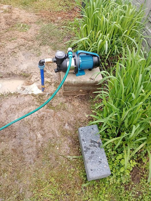 Szpilka wodna z pompą hydroforowa