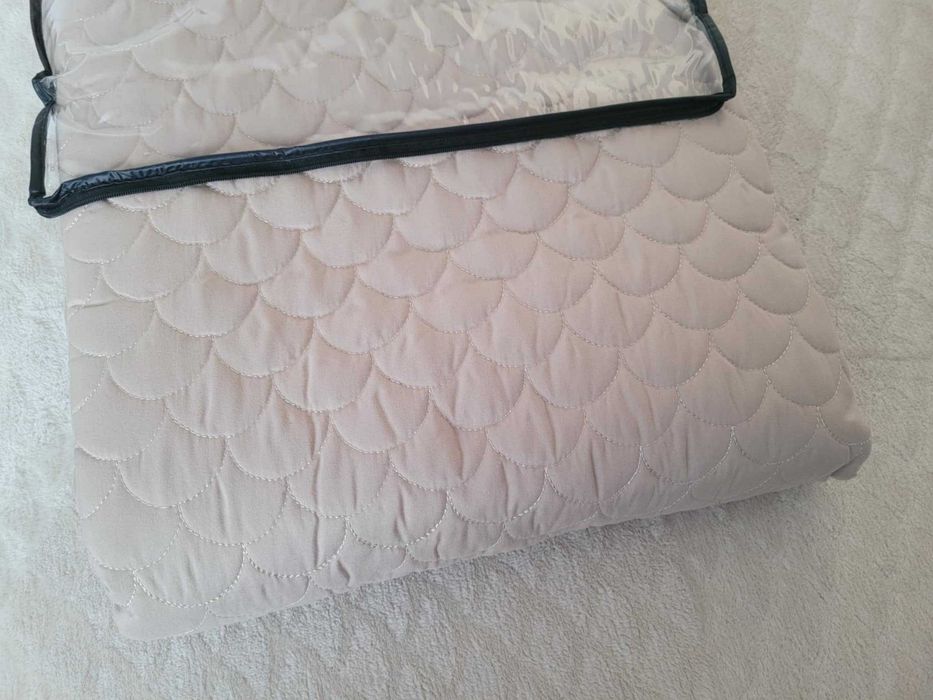 Narzuta beżowa Lavella