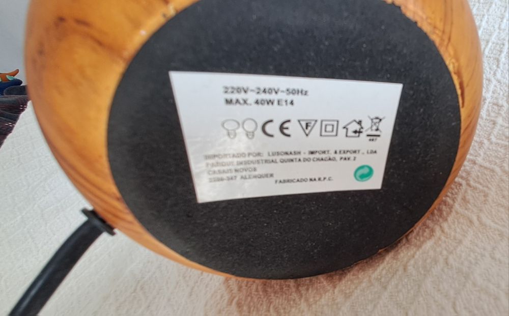 Candeeiro imitar madeira