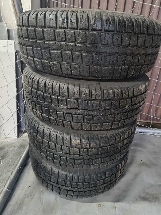 Opony zimowe 215/70 r16