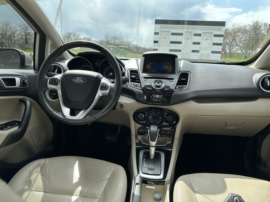 Ford fiesta TITANIUM