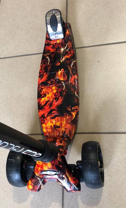 Надміцний самокат Максі з широкими силіконовими колесами зі світлом