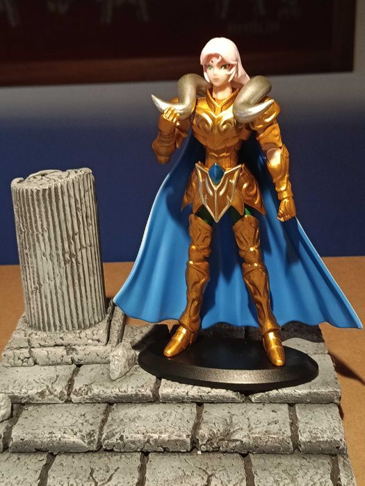 Figuras e estatuetas Saint Seiya em PVC (Cavaleiros de Ouro)
