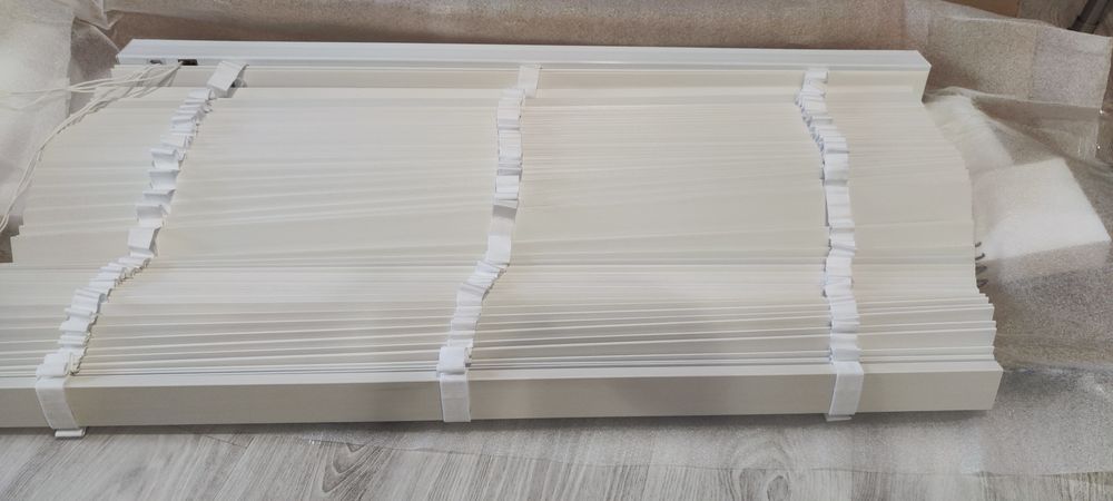 Persianas de Madeira Laminada Horizontais — Novas, Preço de Fábrica.