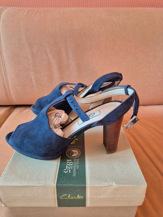 Продам босоніжки жіночі Clarks, розмір 38.
