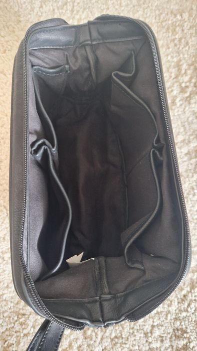 Necessaire Preto Meia Pele