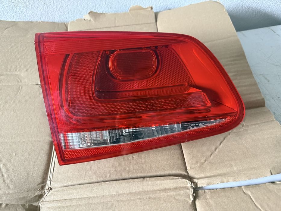 Lampa tylna lewa Volkswagen Touareg II 7P5 7P6 numer 7P6945093A