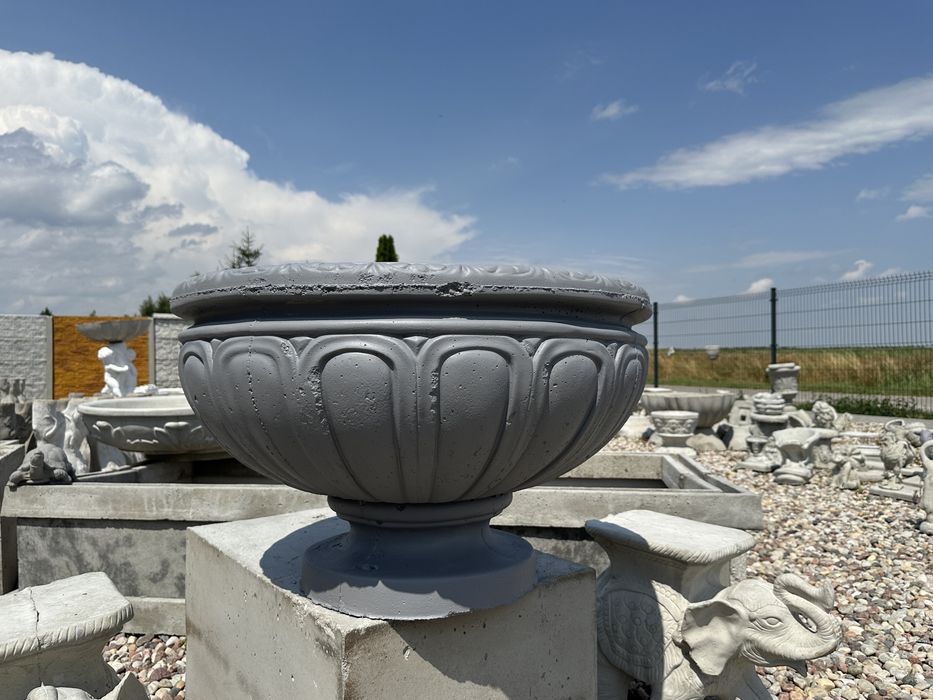 Duża donica betonowa