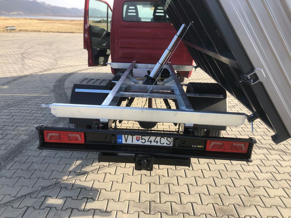 Zabudowa samochodu dostawczego kiper kipper