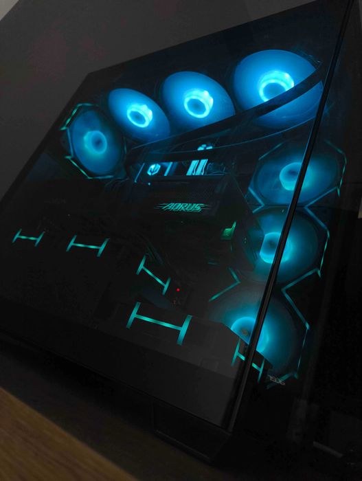 Zestaw gamingowy (Pc+2 monitory+mysz/klawiatura+podkładka)