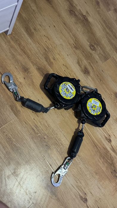 Cena za dwa Urządzenie samohamowne Protekt CR250HV dł.11m