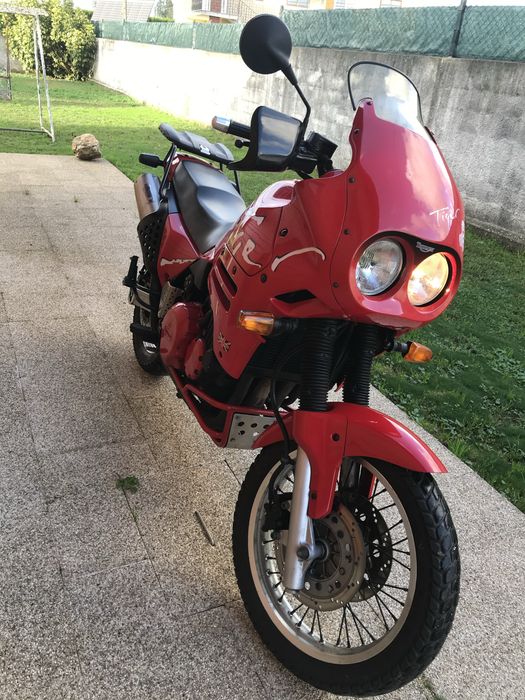Triumph tiger 900