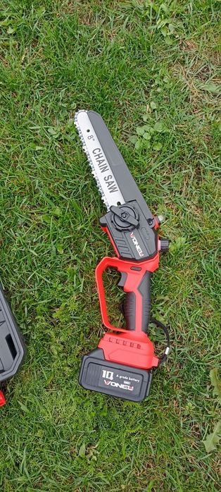 Лівша/правша Акумуляторна пила 21в працює на подовжувачі.