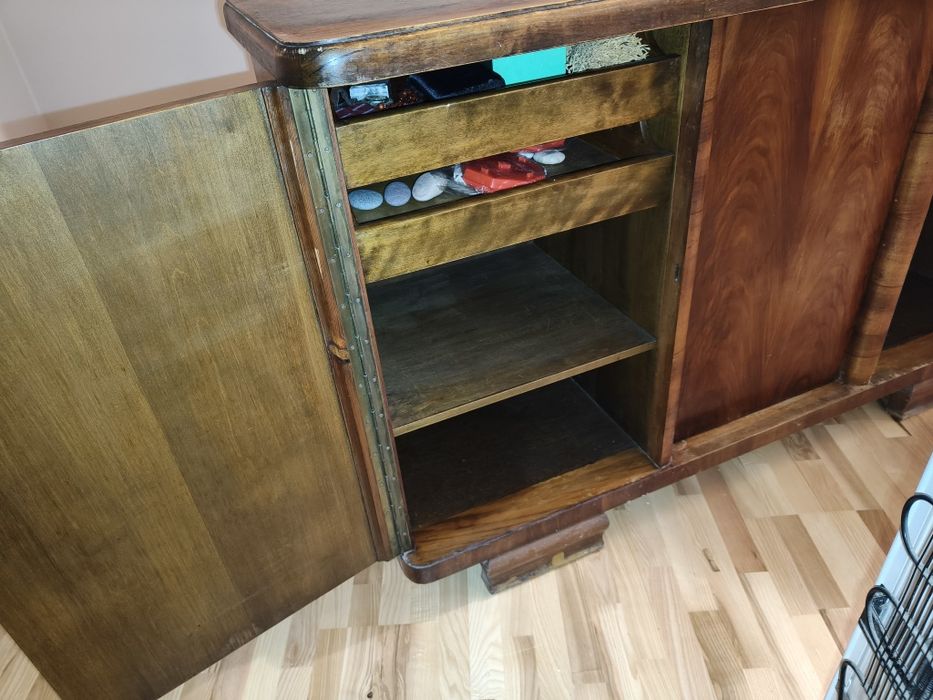 Sprzedam komodę do renowacji.