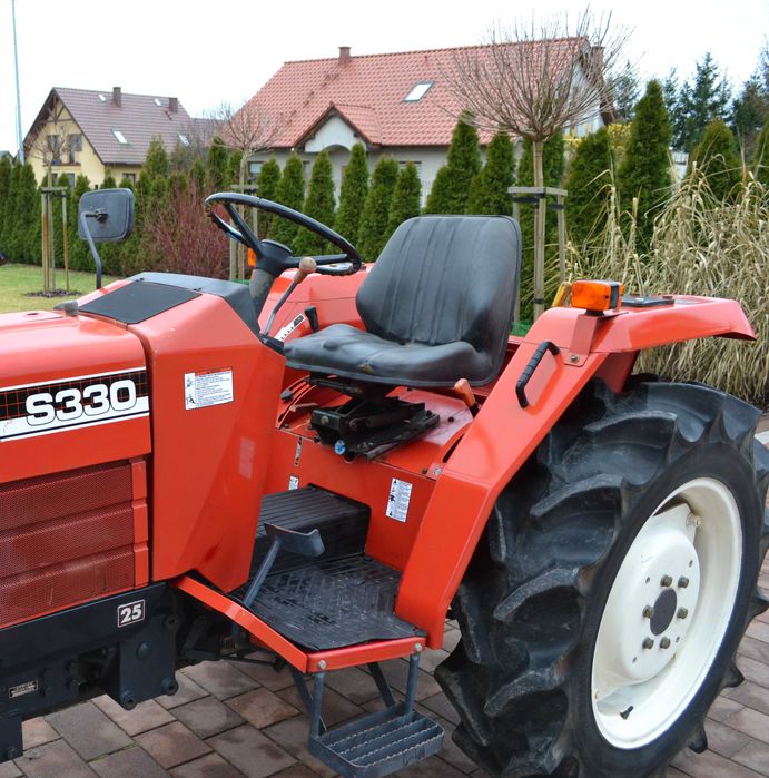 Traktorek japoński mini traktor Yanmar Kubota z ładowaczem