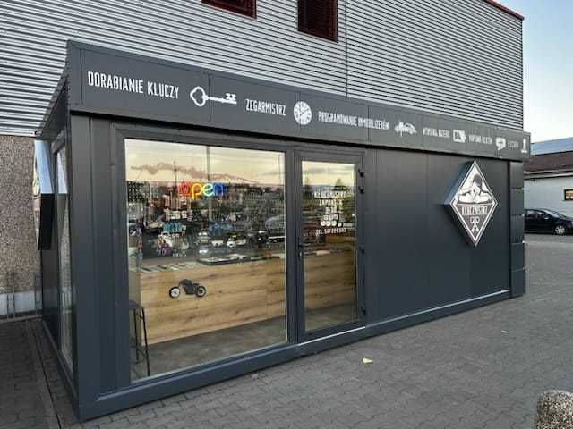 Pawilon kontener mieszkalny handlowy usługowy płyta PIR 100 gastronomiczny z płyty poliuretanowej obornickiej całoroczny pod działalność salon