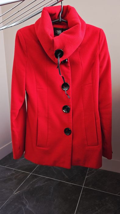 Жіноче демісезонне пальто