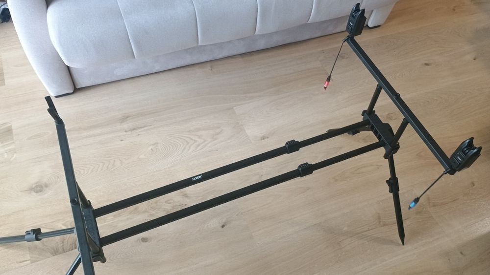 Zestaw karpiowy Rod pod Jaxon Solid Carp + Sygnalizatory Jaxon XTR Carp 2+1 + Hangery 2szt.
