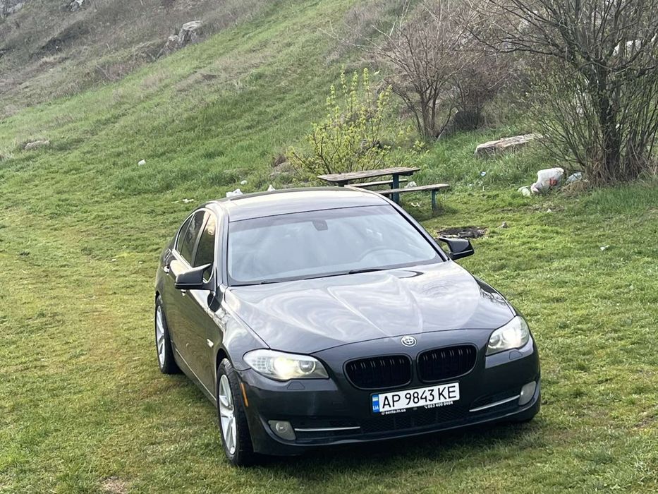 BMW F 10 (528) 2011 Атмосфера