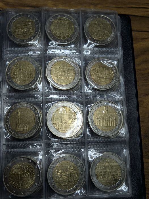 139 Moedas 2€ comemorativas