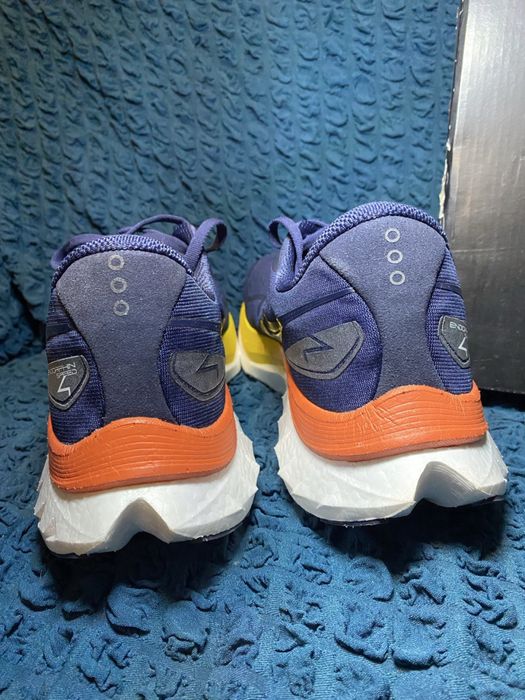 Кросівки для бігу Saucony ENDORPHIN SPEED 4