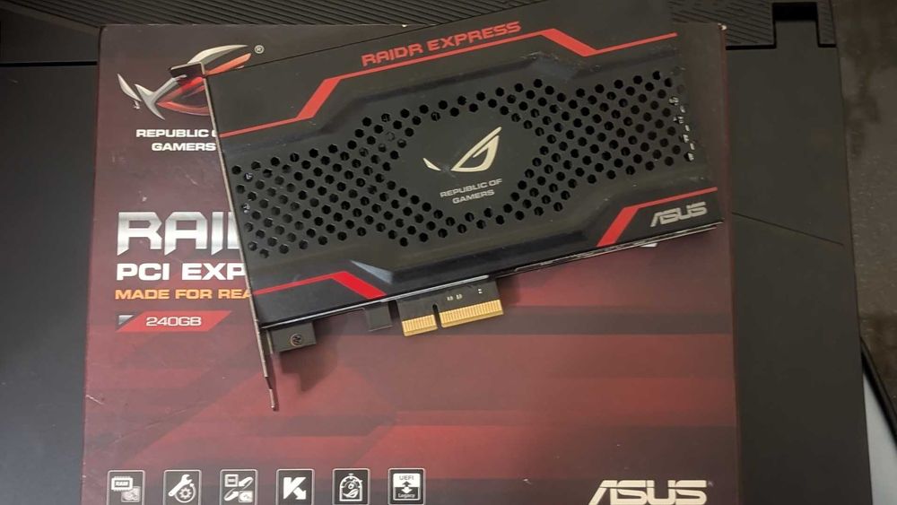NVME SSD Samsung PM981 512 GB, SSD ASUS 240 GB RAIDR Express
