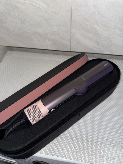 Продам Dyson Airstrait