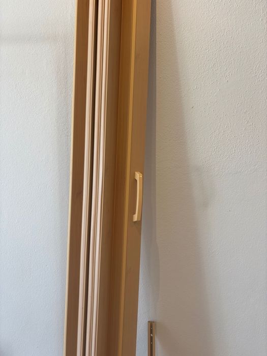 Porta de fole impecável