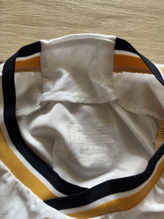 Футбольна форма Реал мадрид