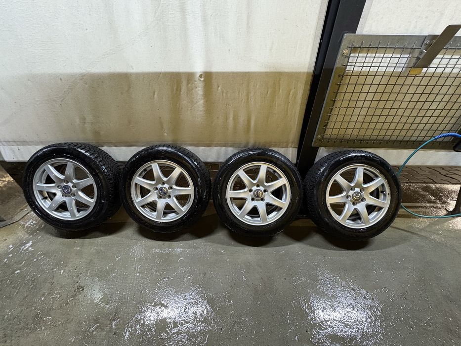 Volvo V70 | 2.0 145KM | Xenon | Tempomat | Hak | 2 kpl nowych kół