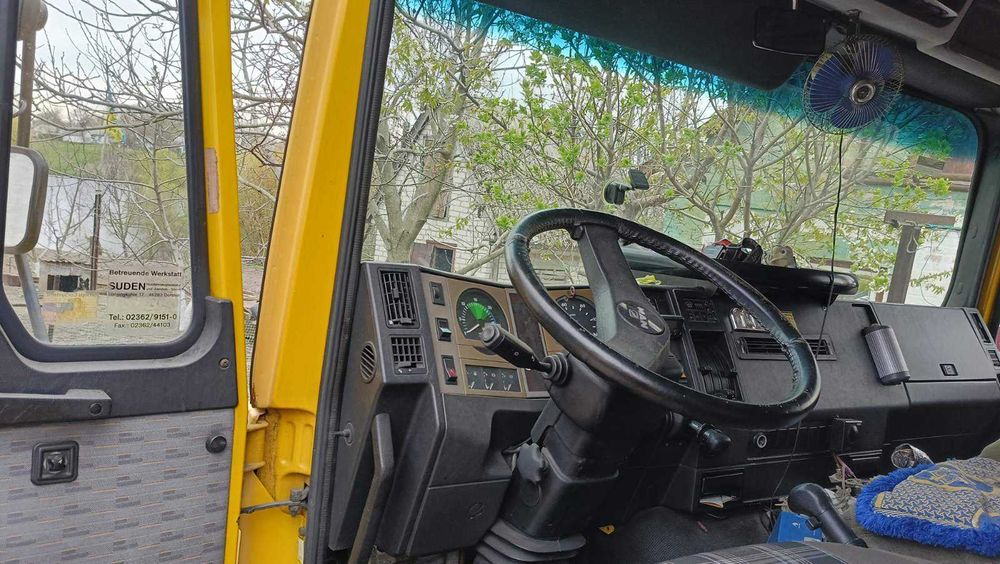 Автомобыль MAN 14272