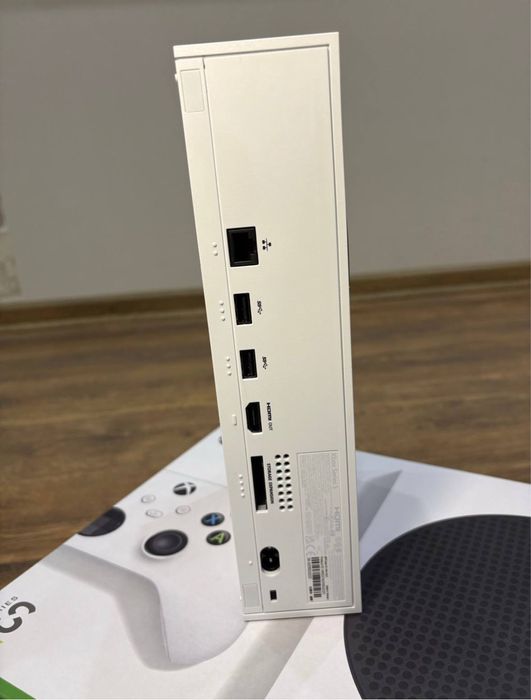 XBOX series S нова