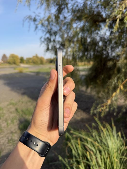 З гарантією iphone 15pro 128gb natural titanium neverlock 100%акумулятор esim