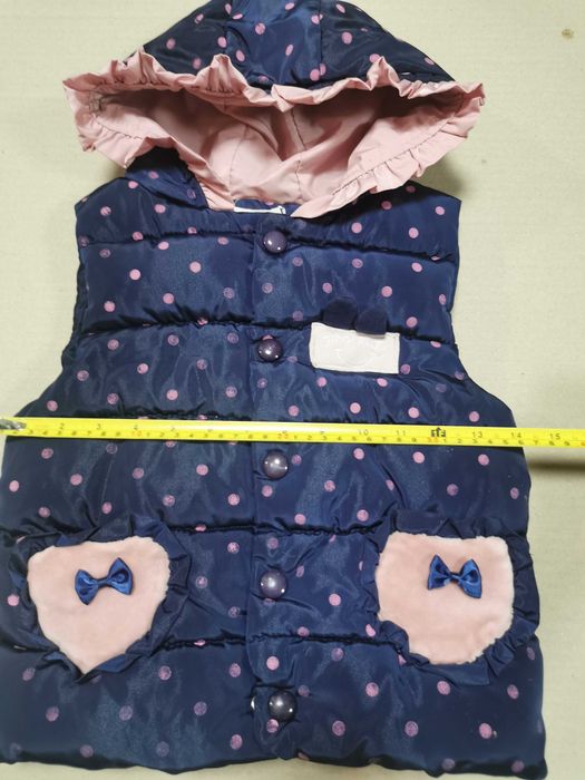 Теплая жилетка на девочку р100