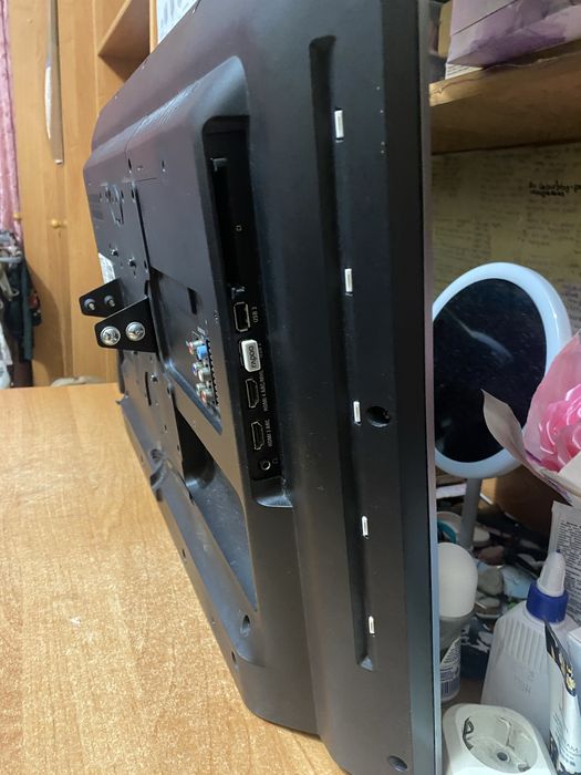 Продам телевізор Philips моделі 32PFS6401/12