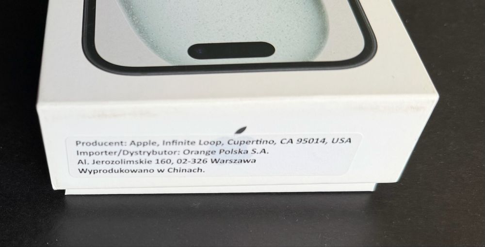 Iphone 15 wraz z etui i szybką