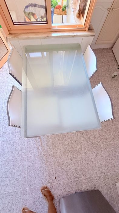 Mesa com 4 Cadeiras