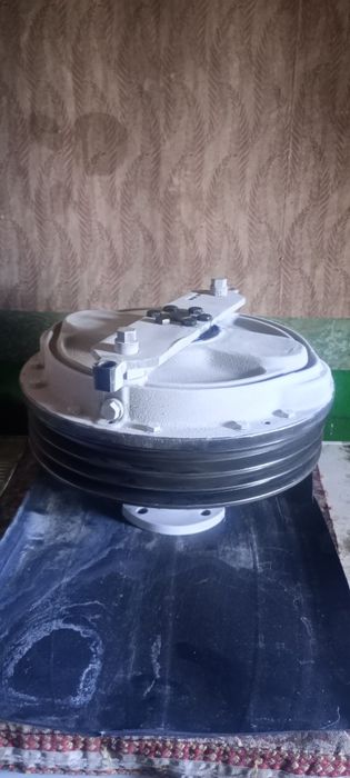 Claas Dominator 218 Mega ( 1995 г/в ) Передние и задние колёсные диски