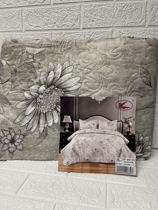 Покривало з наволочками