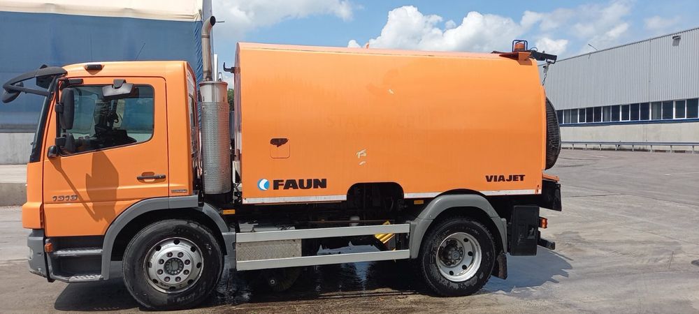 Промисловий клінінг/послуги прибирання/складів,території