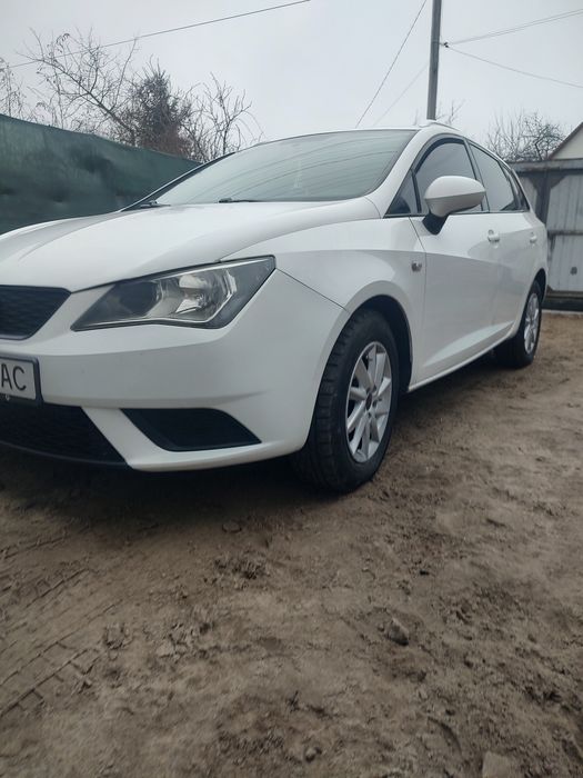 Продаю автомобіль сеат ібіця дуже економний та надійн автомобіль сеат